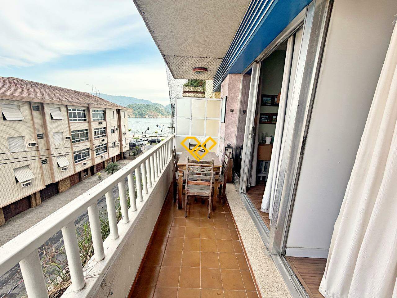 Apartamento à venda no Ponta da Praia: Varanda
