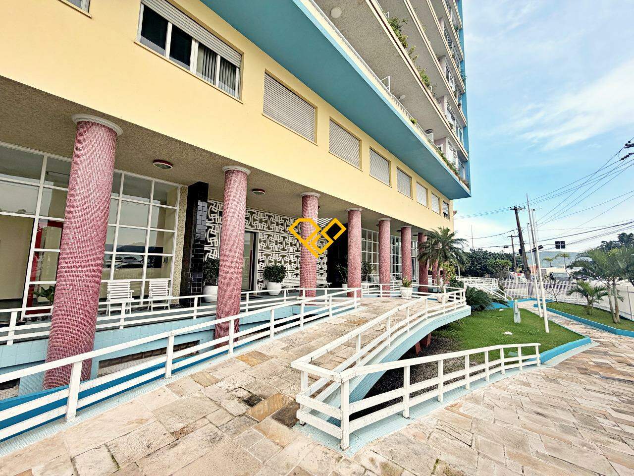 Apartamento à venda no Ponta da Praia: Entrada