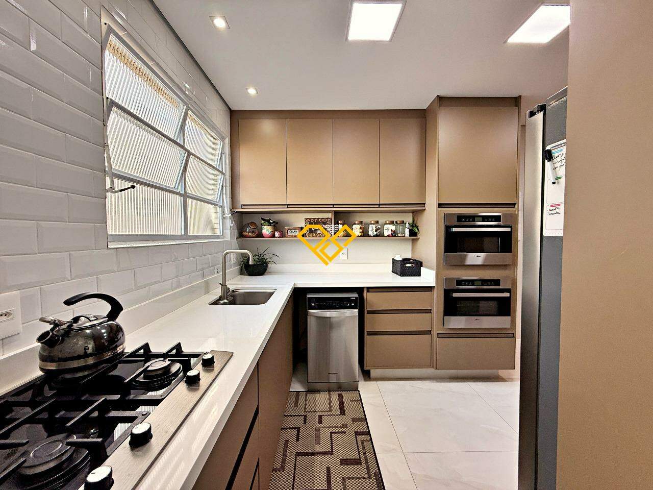 Apartamento à venda no Ponta da Praia: Cozinha