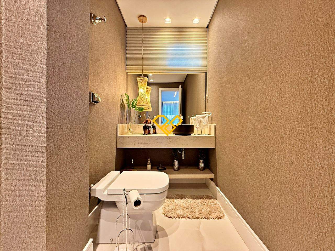 Apartamento à venda no Ponta da Praia: Lavabo