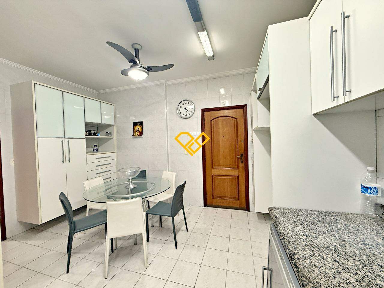 Apartamento à venda no Gonzaga: Cozinha