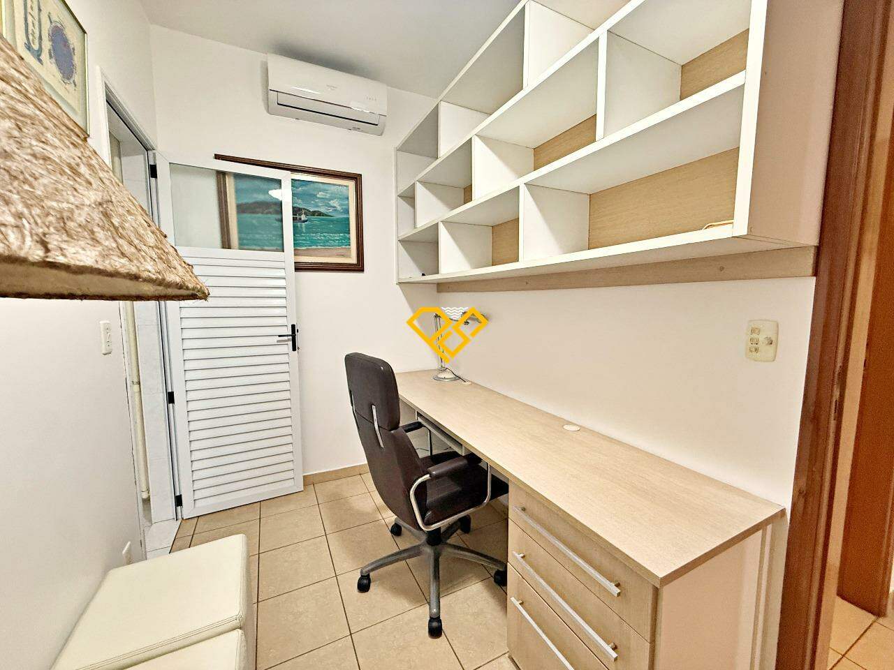 Apartamento à venda no Gonzaga: Escritório