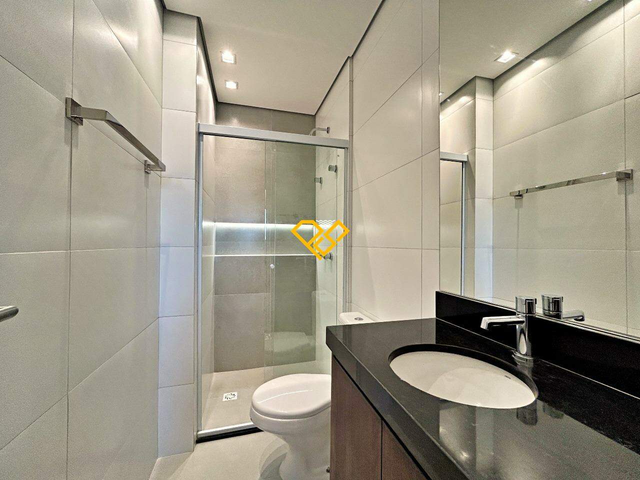 Apartamento para aluguel no Macuco: Wc suíte 1