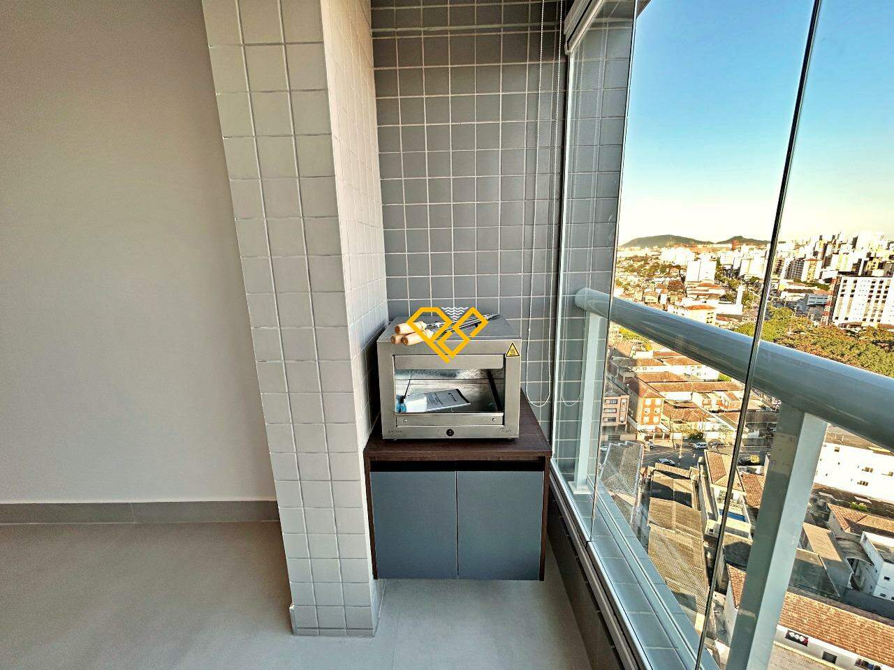 Apartamento para aluguel no Macuco: Varanda