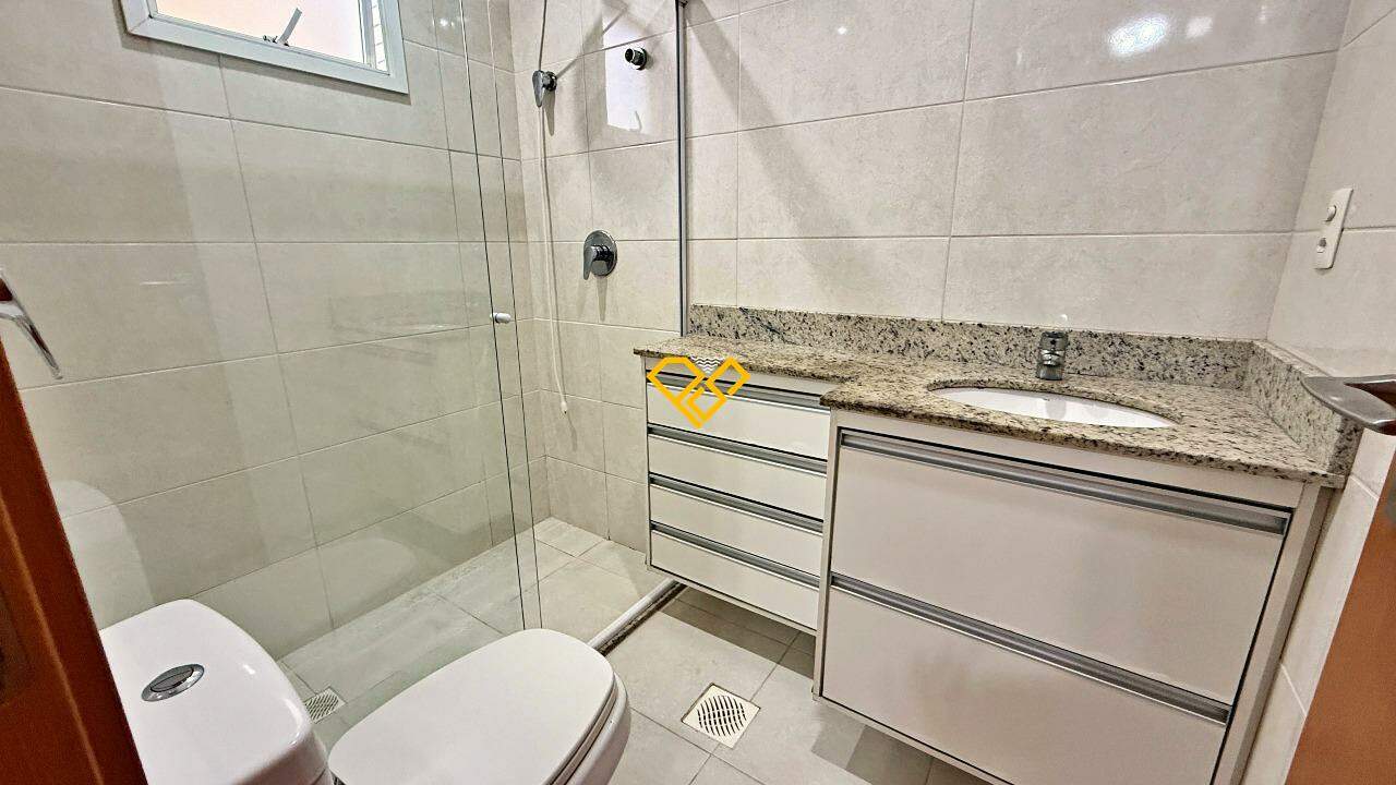 Apartamento para aluguel no Embaré: Wc suíte