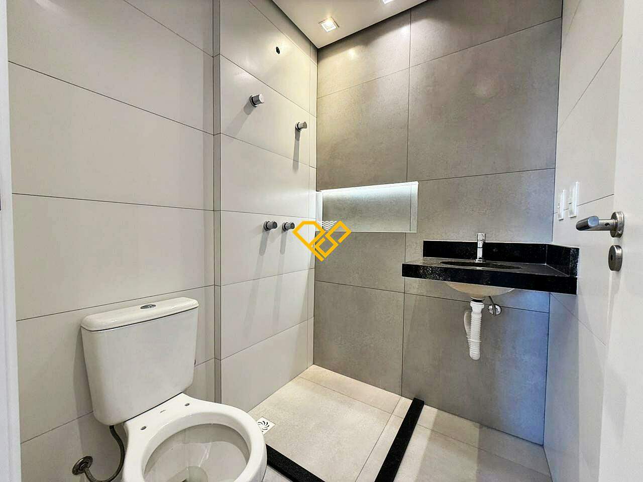 Apartamento à venda no Macuco: wc social