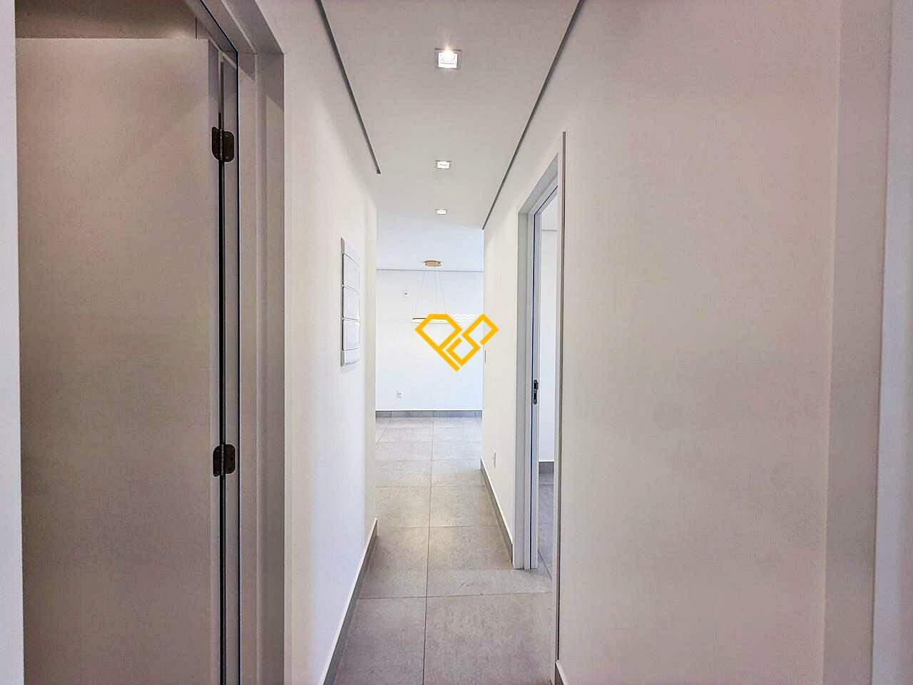 Apartamento à venda no Macuco: hall íntimo