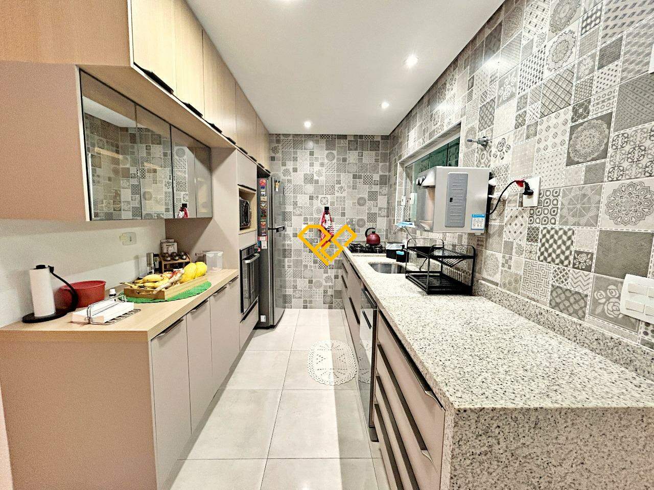 Sobrado à venda no Embaré: Cozinha