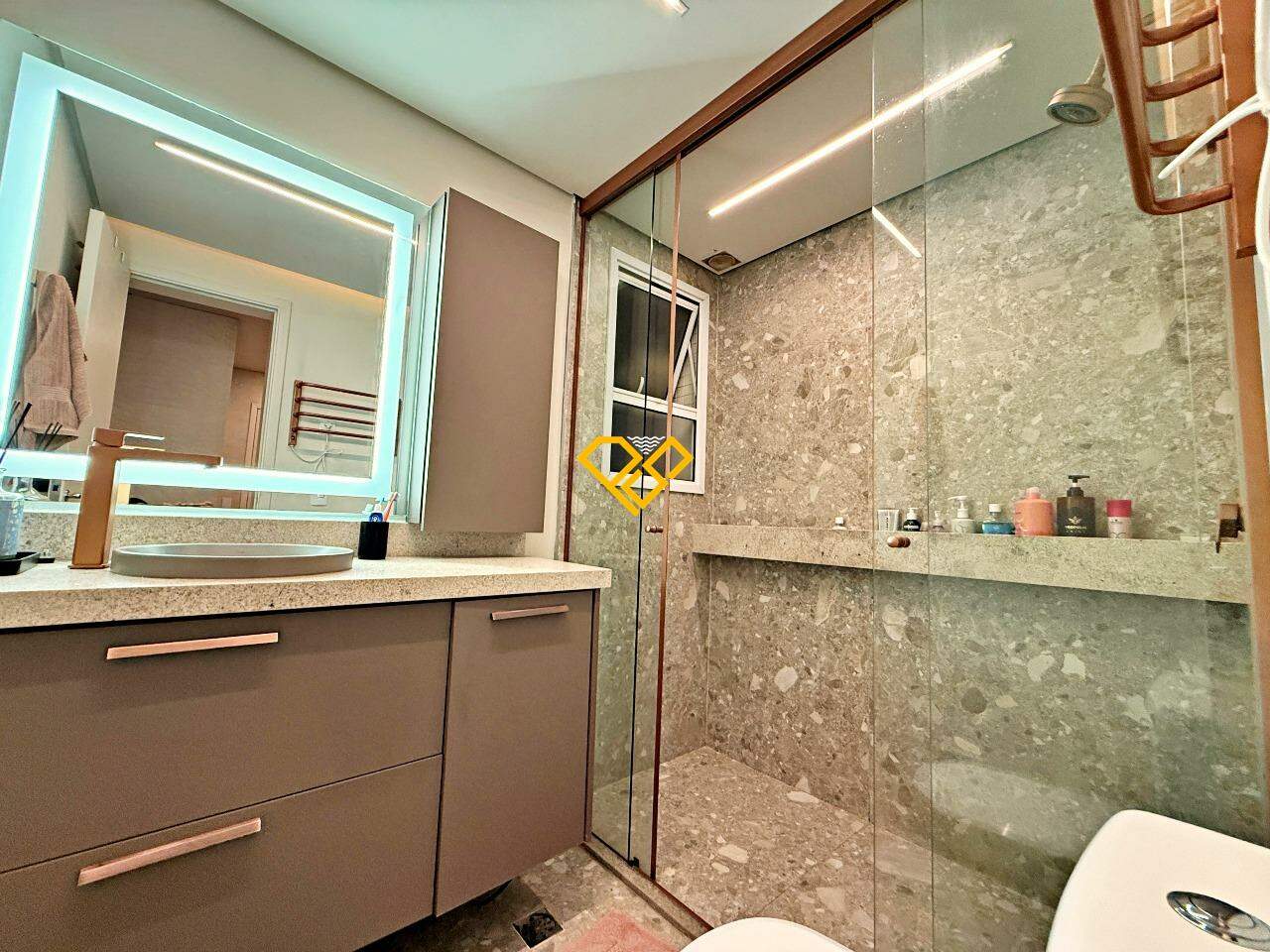 Apartamento à venda no Ponta da Praia: Wc suíte