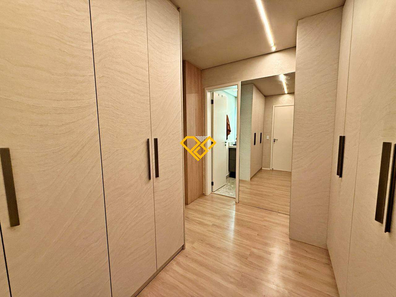 Apartamento à venda no Ponta da Praia: Dormitório 1 - suíte