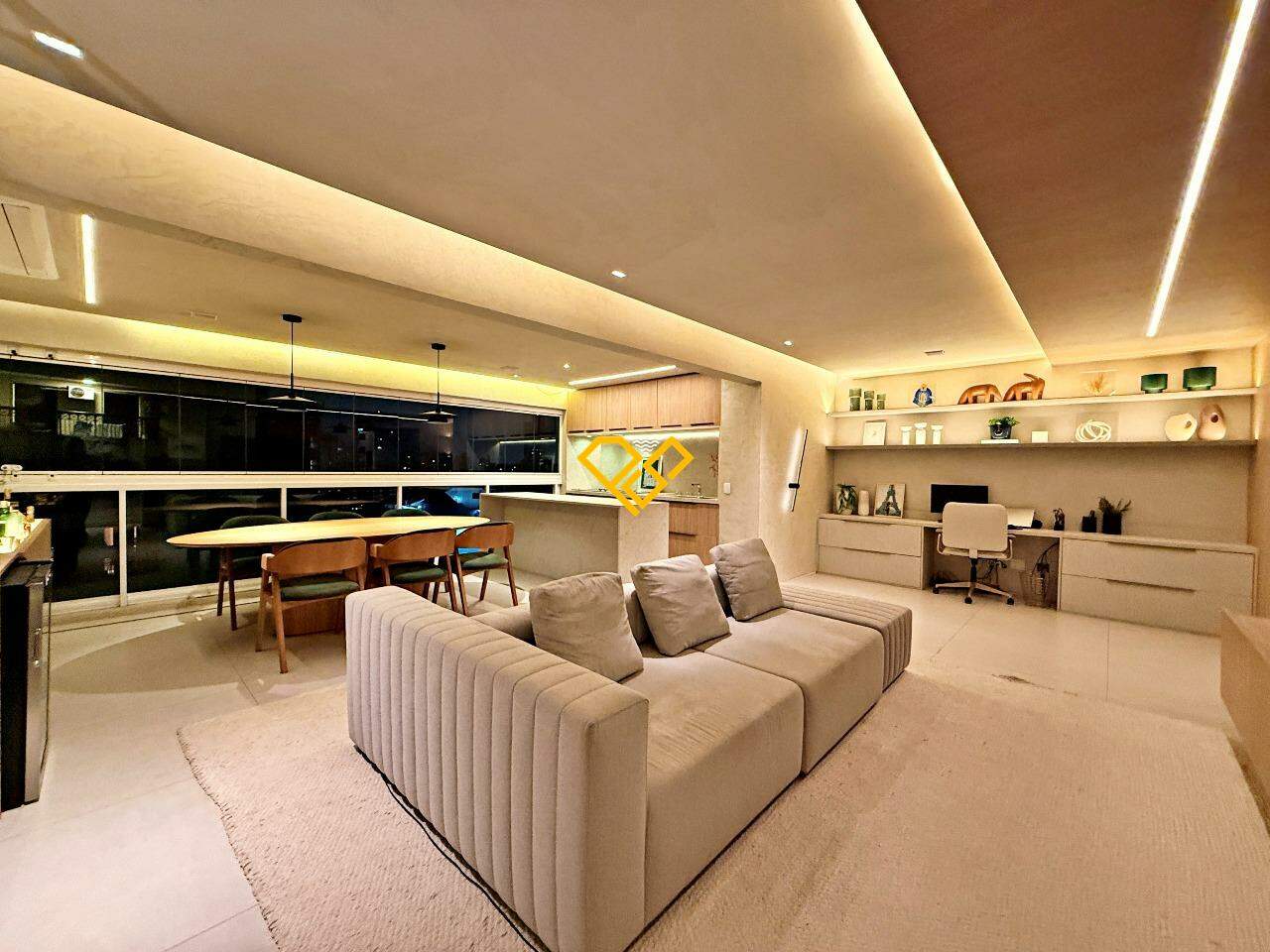 Apartamento à venda no Ponta da Praia: Sala