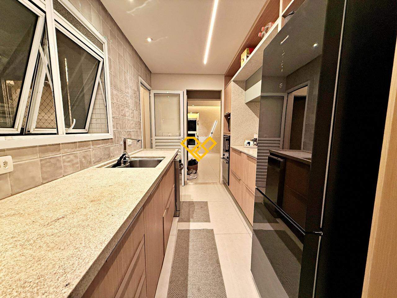Apartamento à venda no Ponta da Praia: Cozinha
