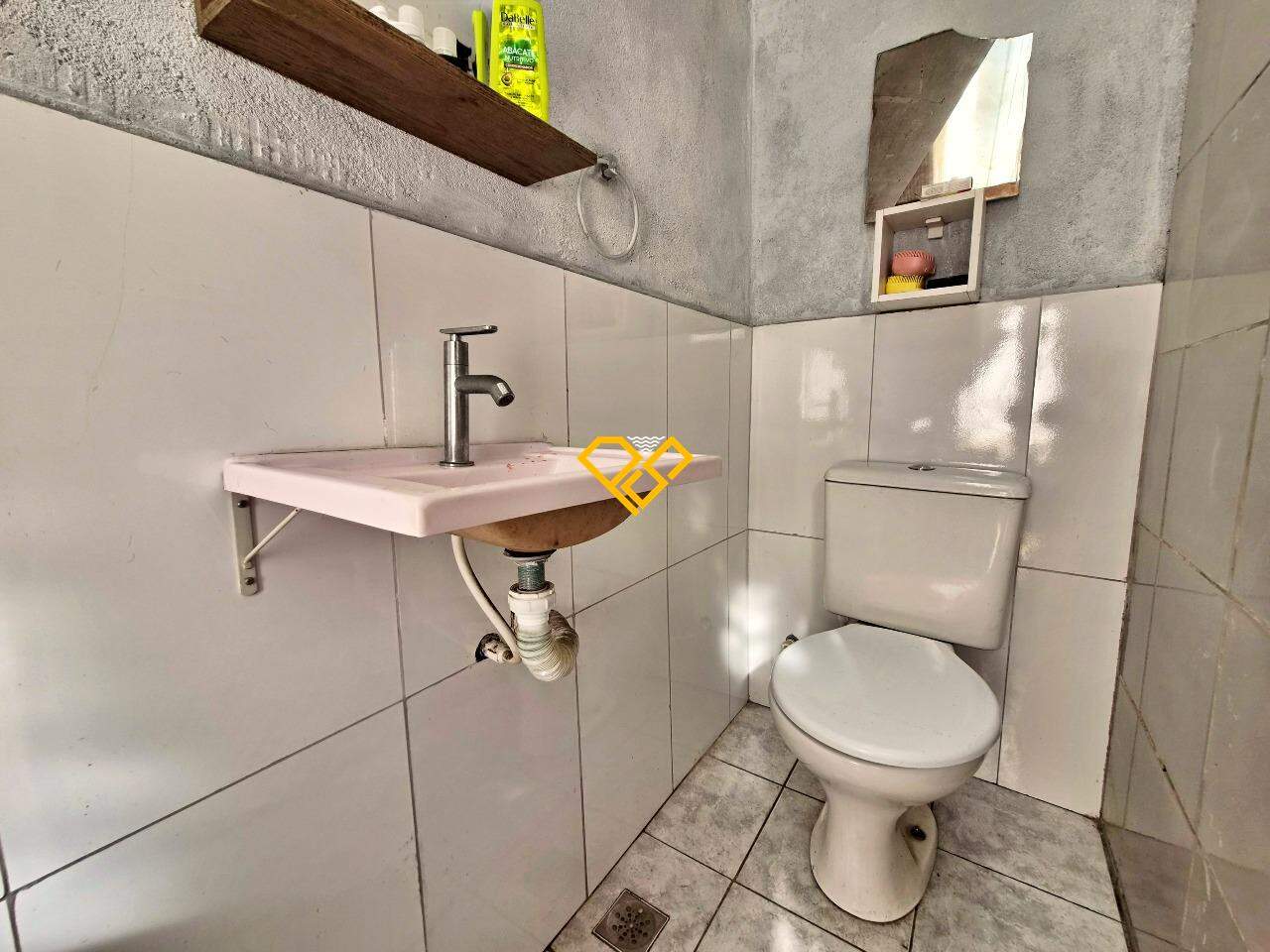 Casa à venda no Marapé: Wc da garagem
