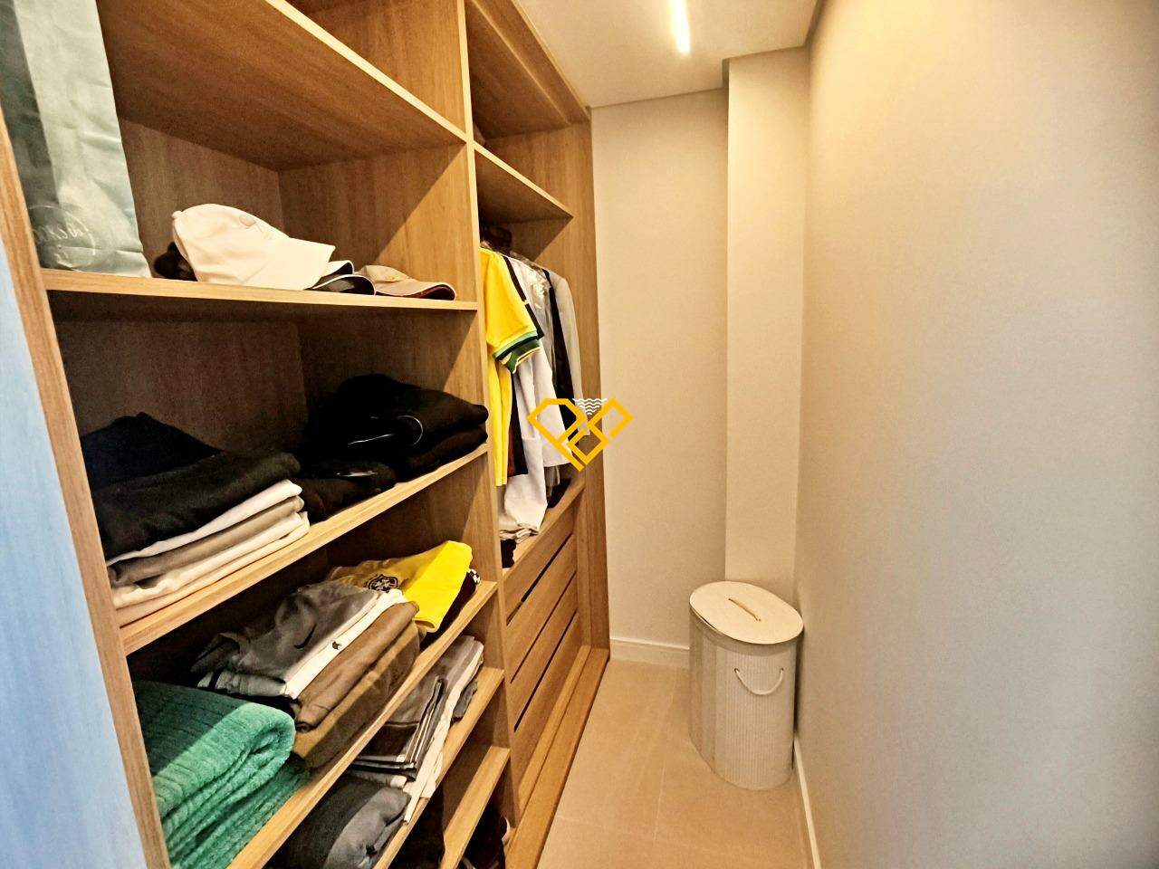 Cobertura à venda no Pompéia: Dormitório 1 - suíte - closet