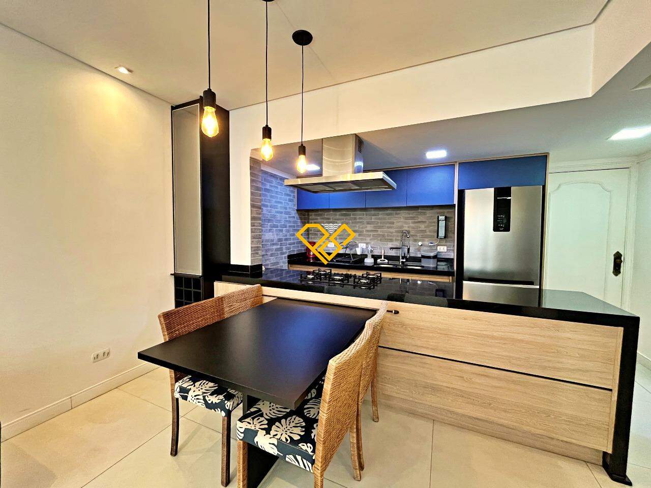 Apartamento à venda no Gonzaga: Sala e cozinha