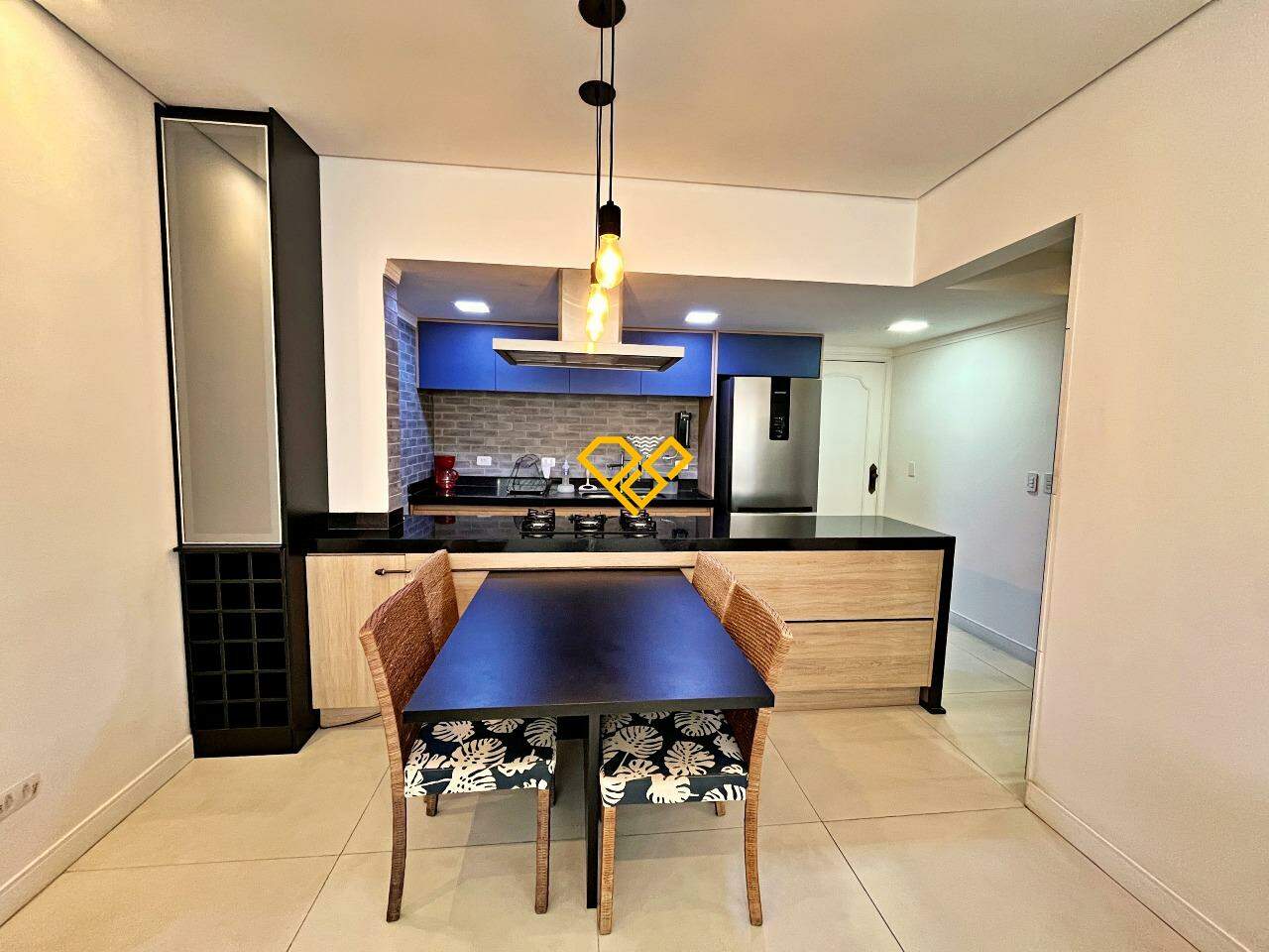 Apartamento à venda no Gonzaga: Sala e cozinha
