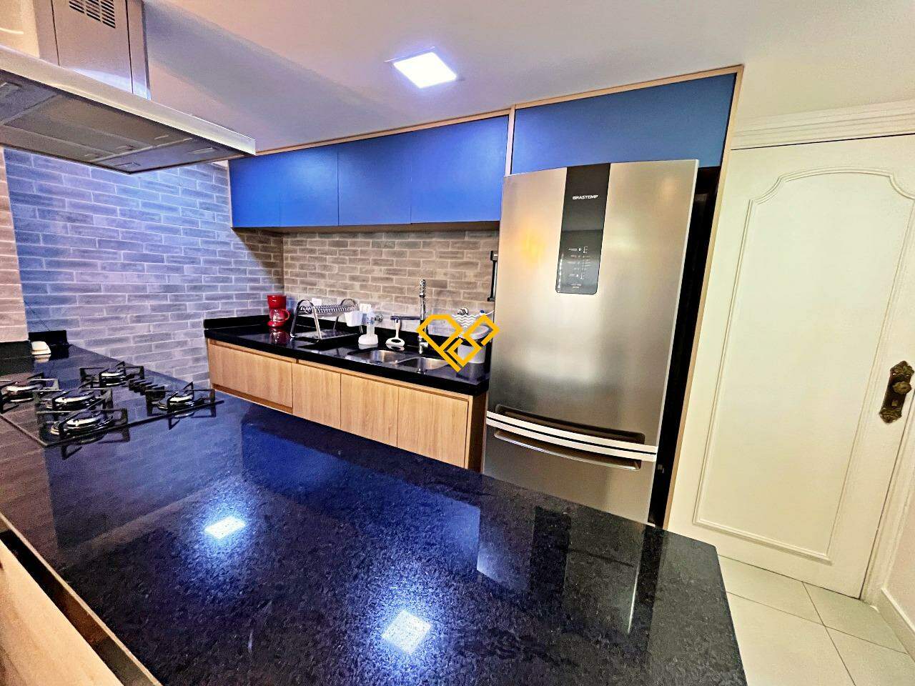 Apartamento à venda no Gonzaga: Cozinha