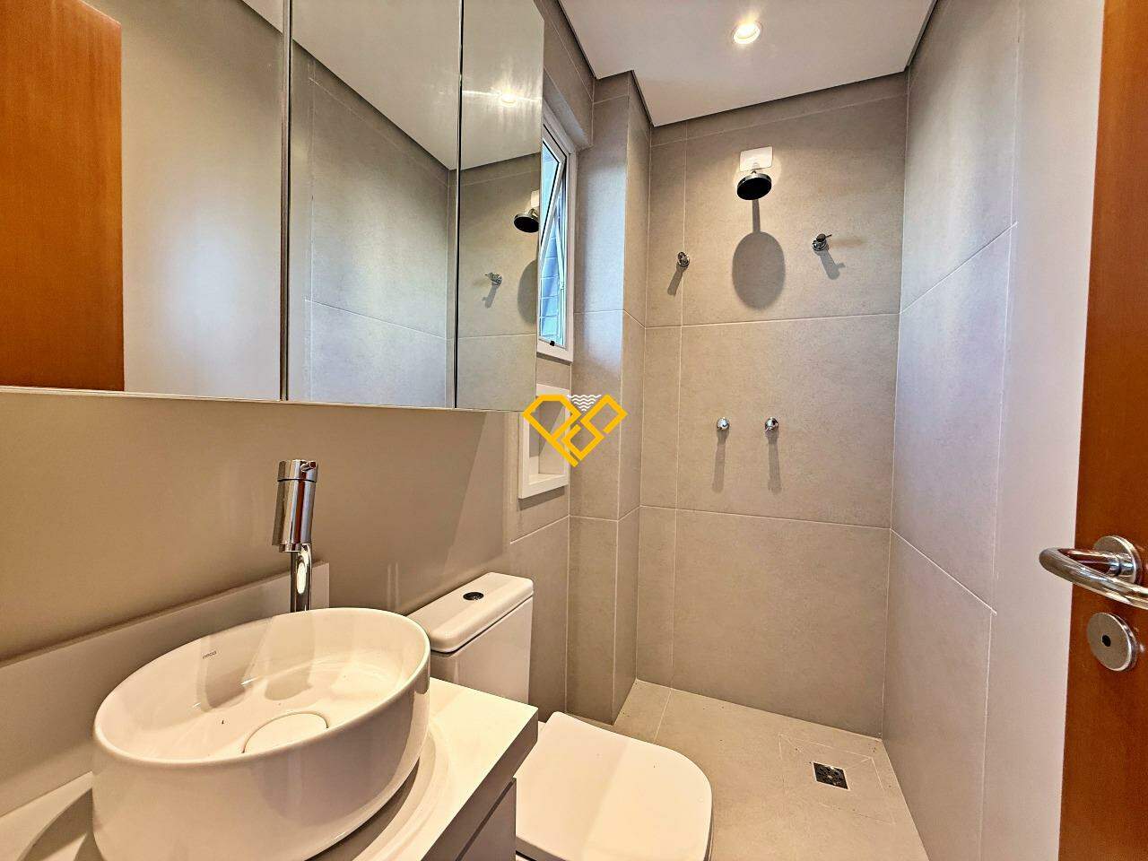 Apartamento à venda no Gonzaga: Wc suíte 1