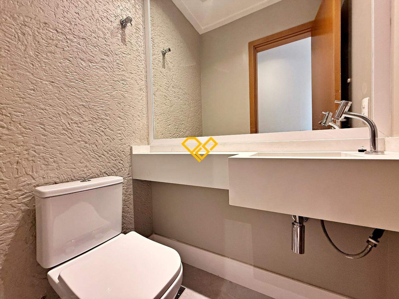 Apartamento à venda no Gonzaga: Lavabo