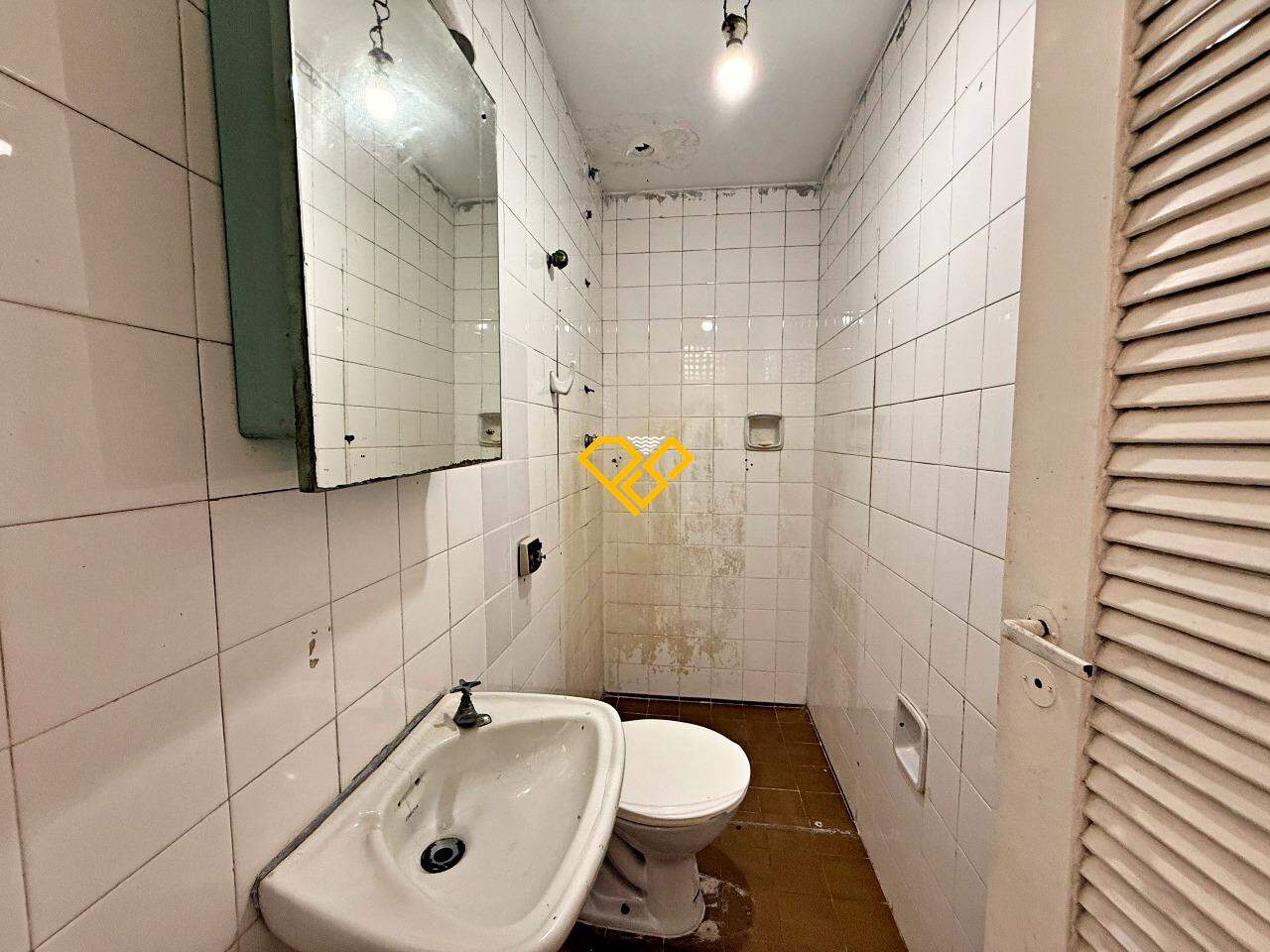 Apartamento para aluguel no Aparecida: Wc de serviço