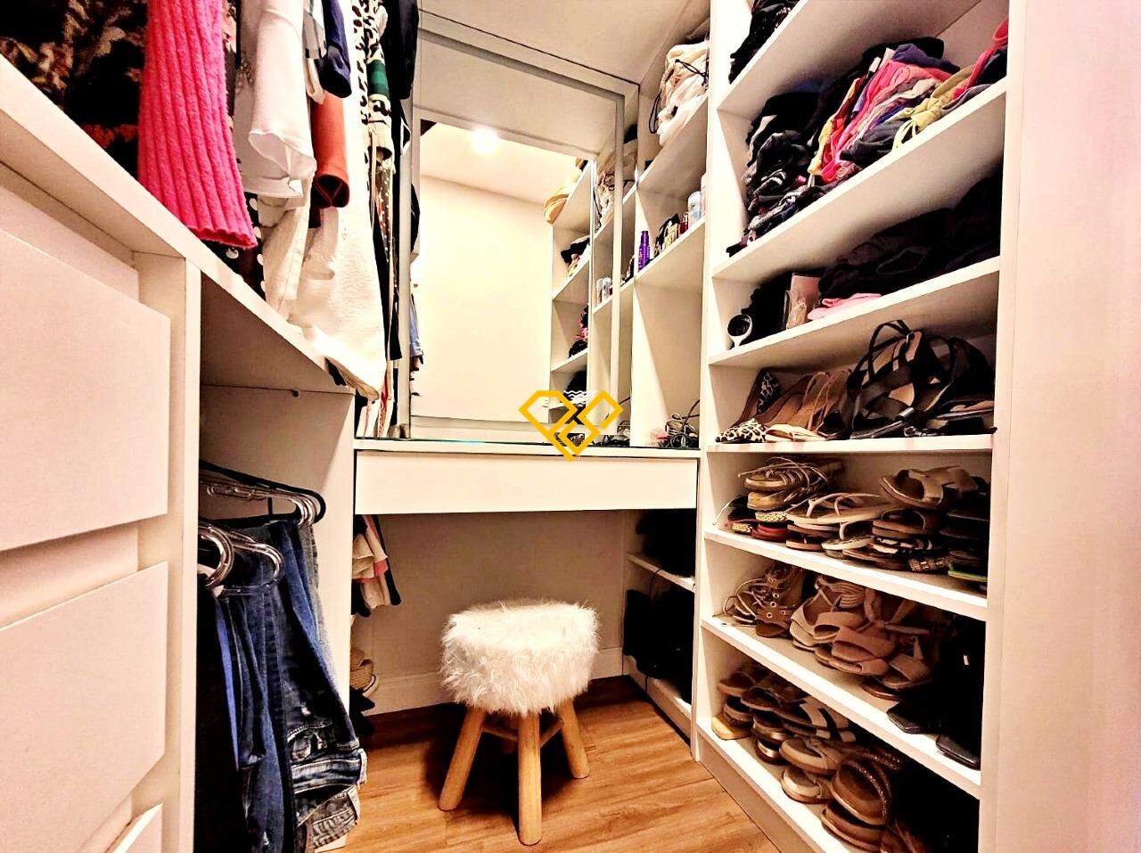 Apartamento à venda no Boqueirão: Dormitório 1 - suíte - closet