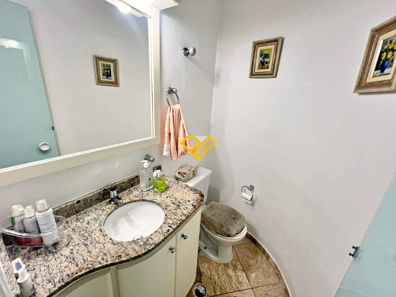 Apartamento à venda no Gonzaga: Lavabo