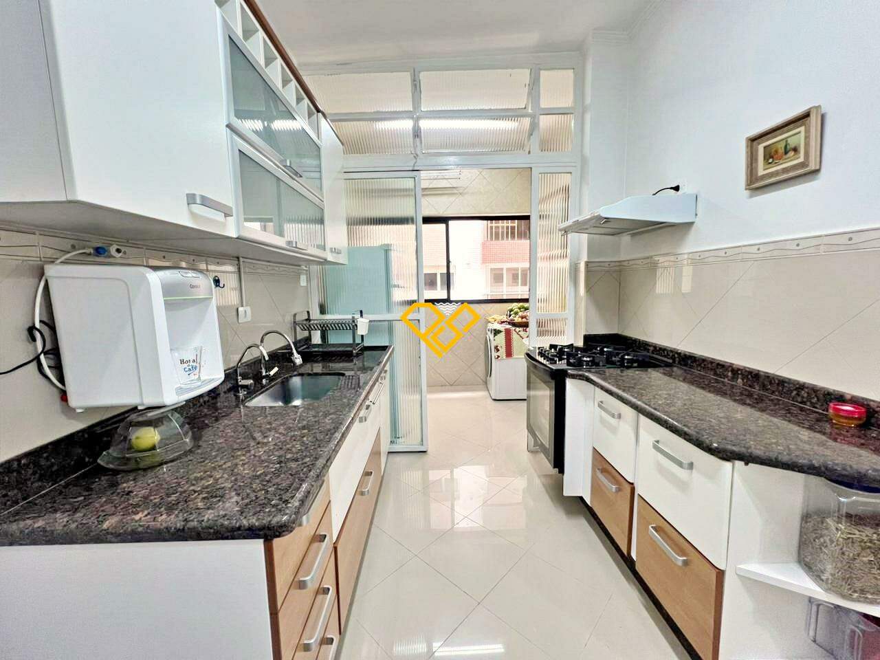 Apartamento à venda no Gonzaga: Cozinha