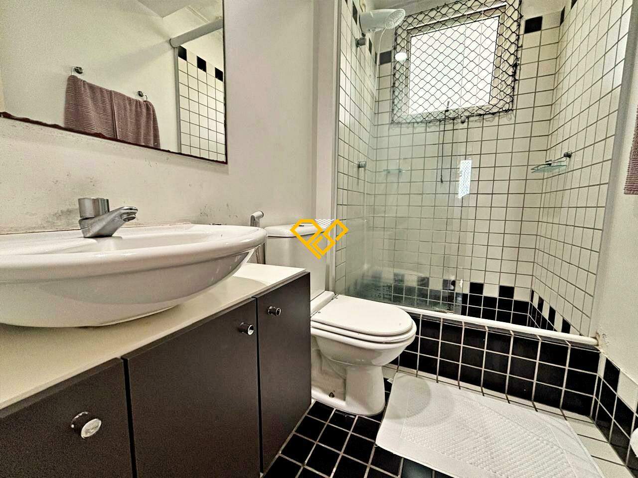 Apartamento Duplex à venda no Gonzaga: Wc social
