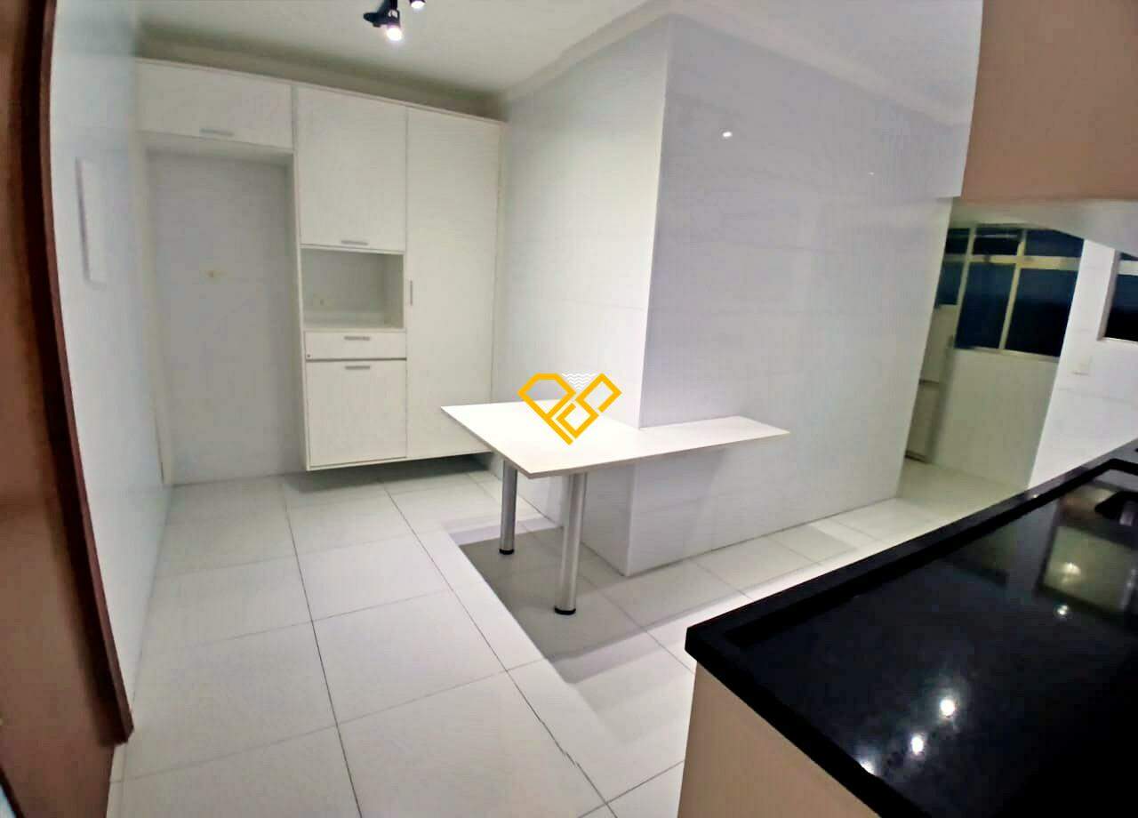 Apartamento à venda no Ponta da Praia: Cozinha