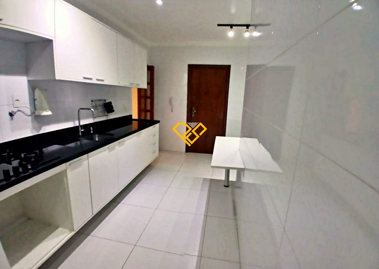 Apartamento à venda no Ponta da Praia: Cozinha