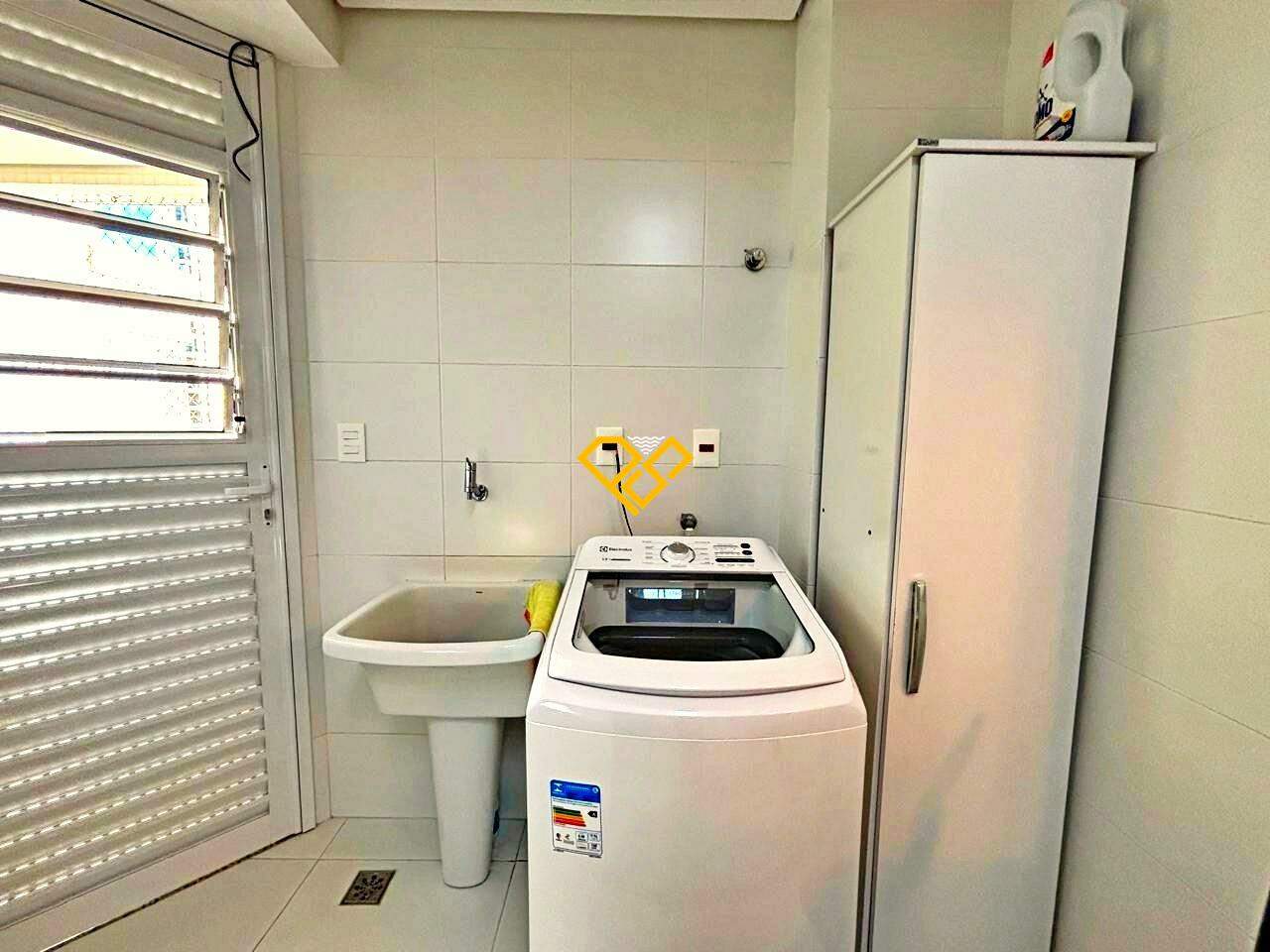 Apartamento à venda no Vila Rica: Área de serviço