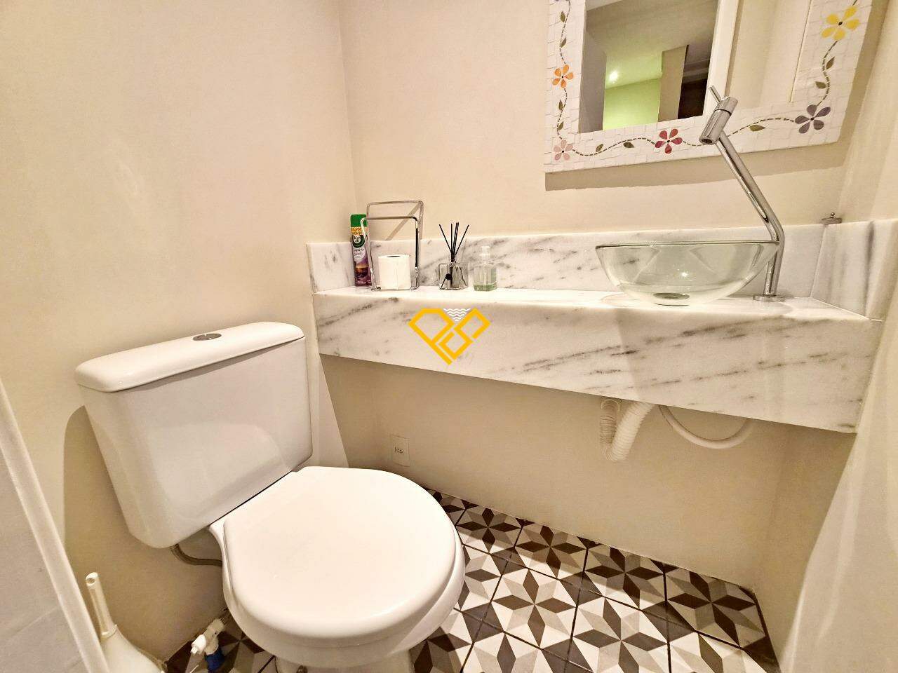 Apartamento à venda no José Menino: Lavabo