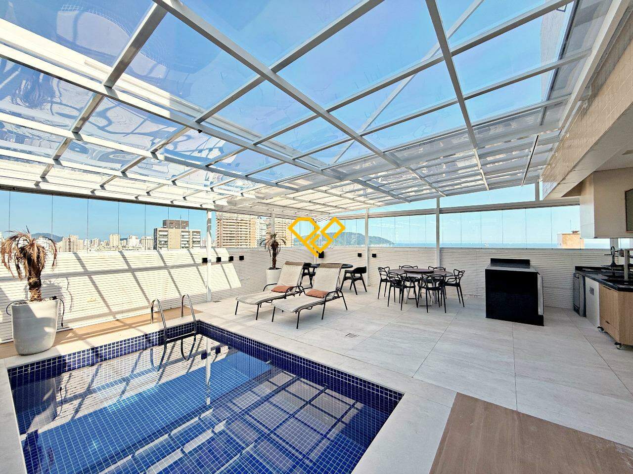 Cobertura para aluguel no Gonzaga: Piscina