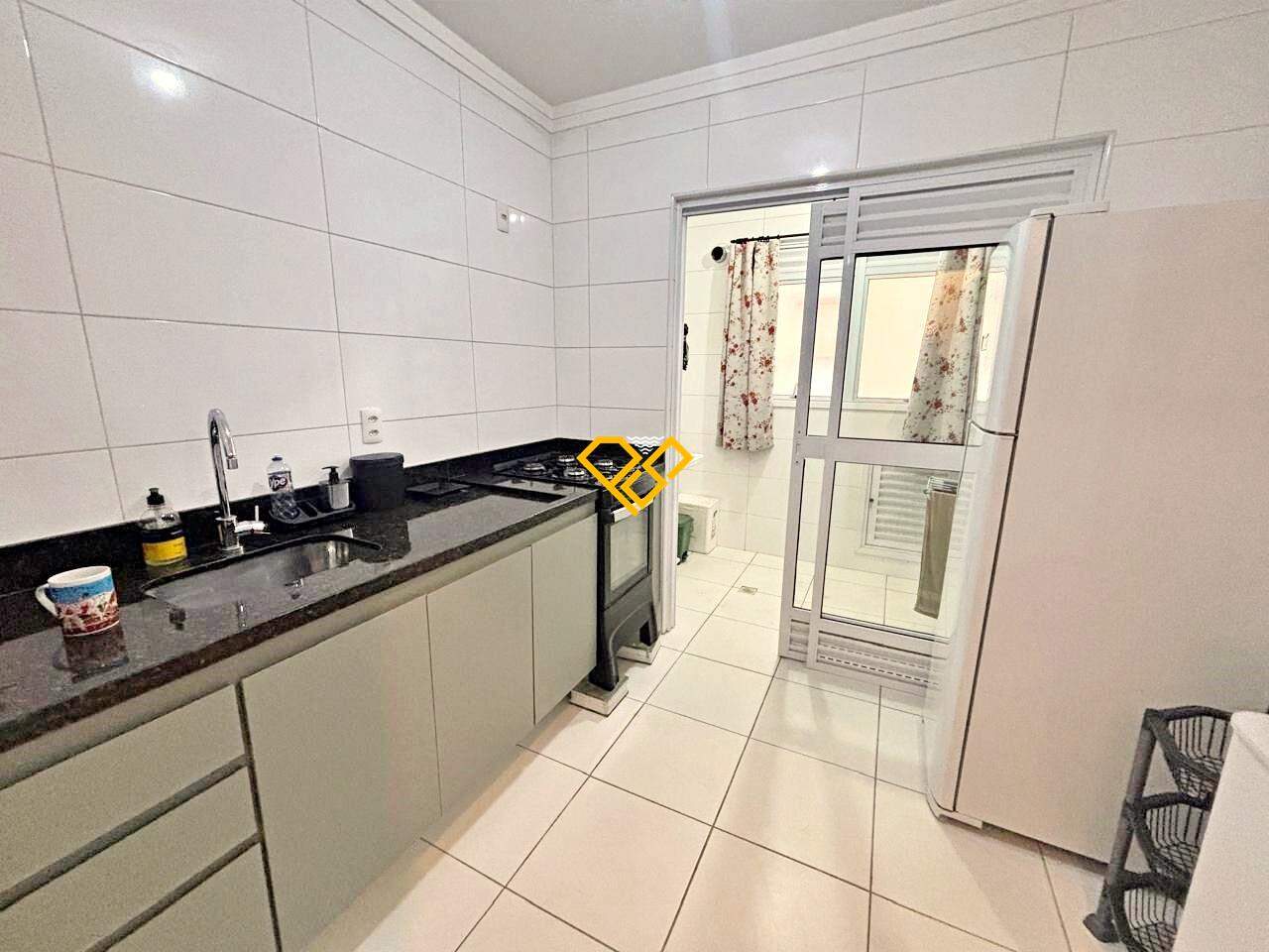 Apartamento para aluguel no Embaré: Cozinha