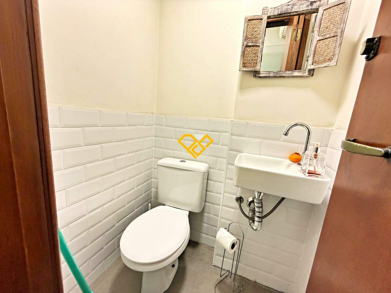Apartamento para aluguel no Ponta da Praia: Wc de serviço