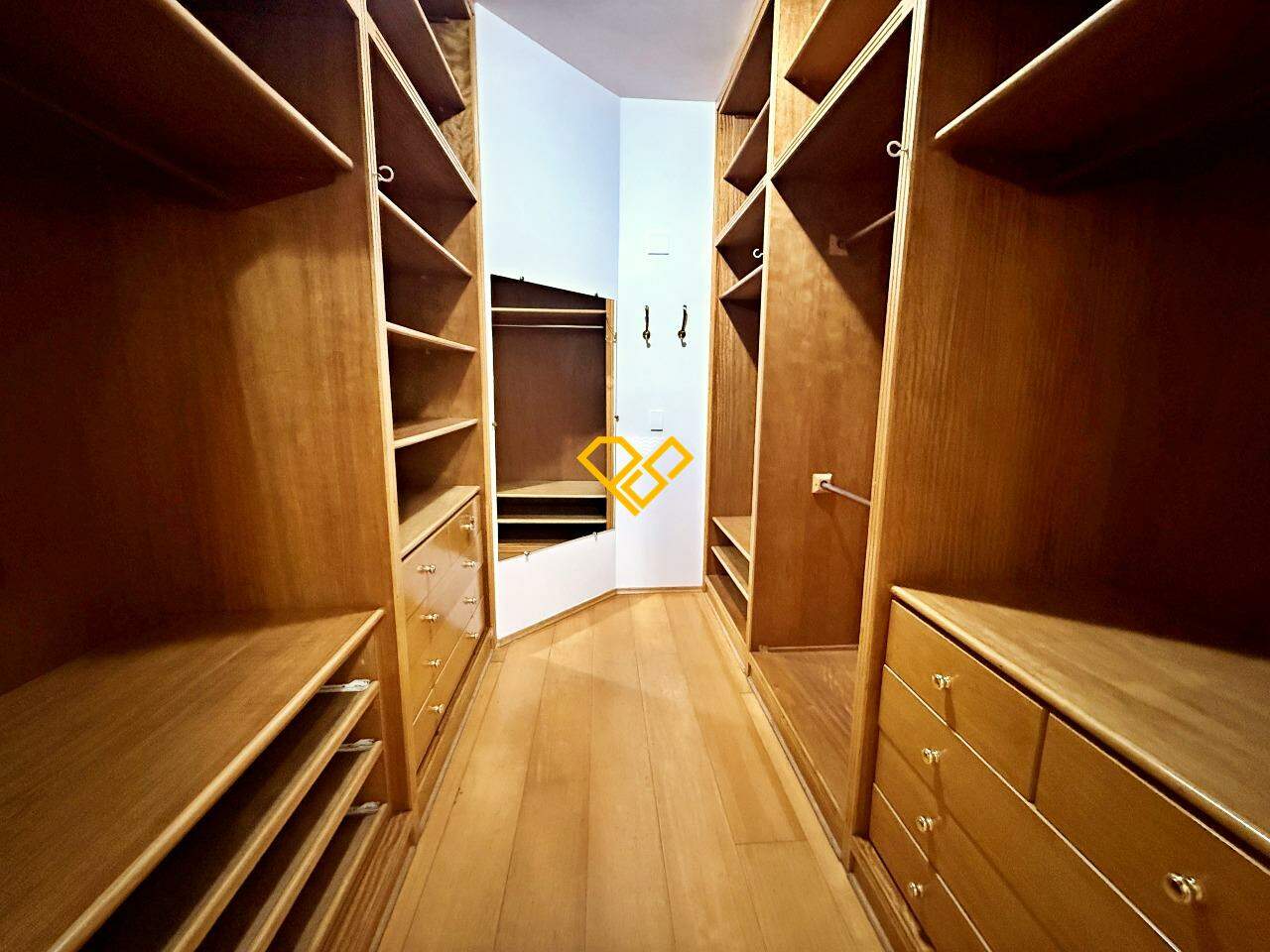 Apartamento à venda no Boqueirão: Suíte 1 - closet