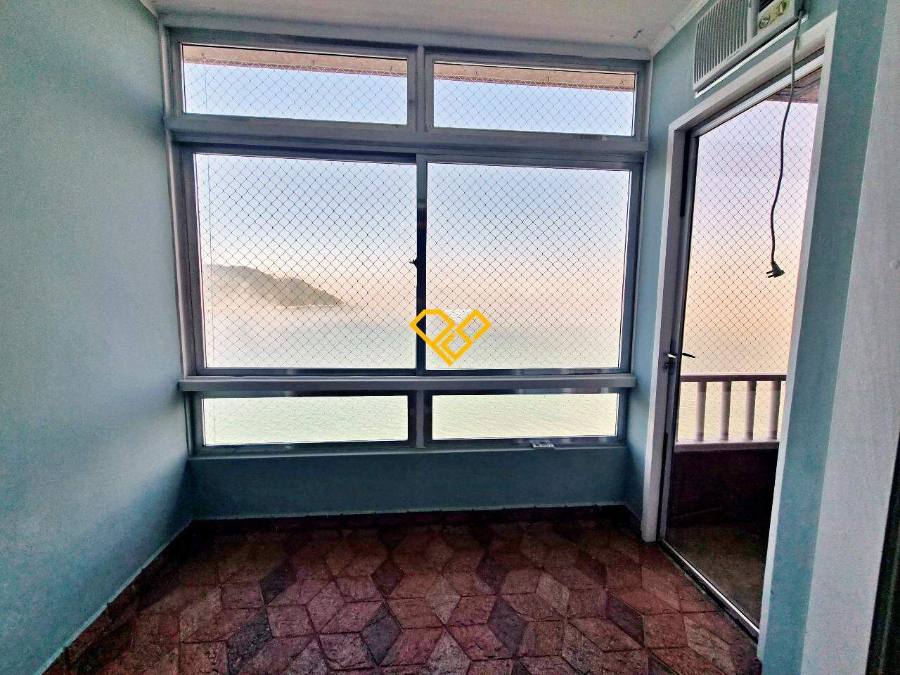 Apartamento para aluguel no Ponta da Praia: Varanda