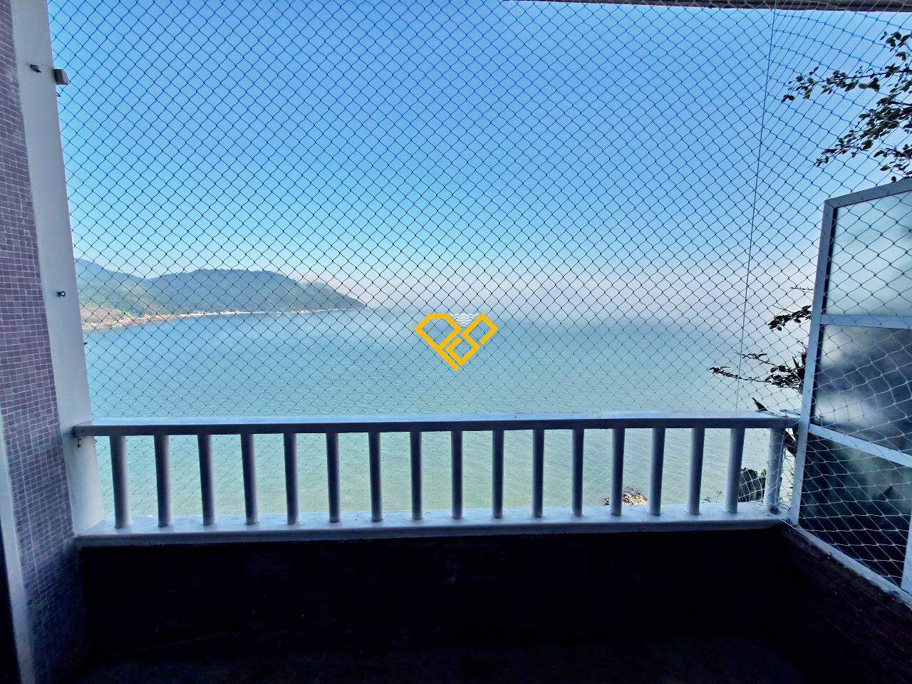 Apartamento para aluguel no Ponta da Praia: Varanda