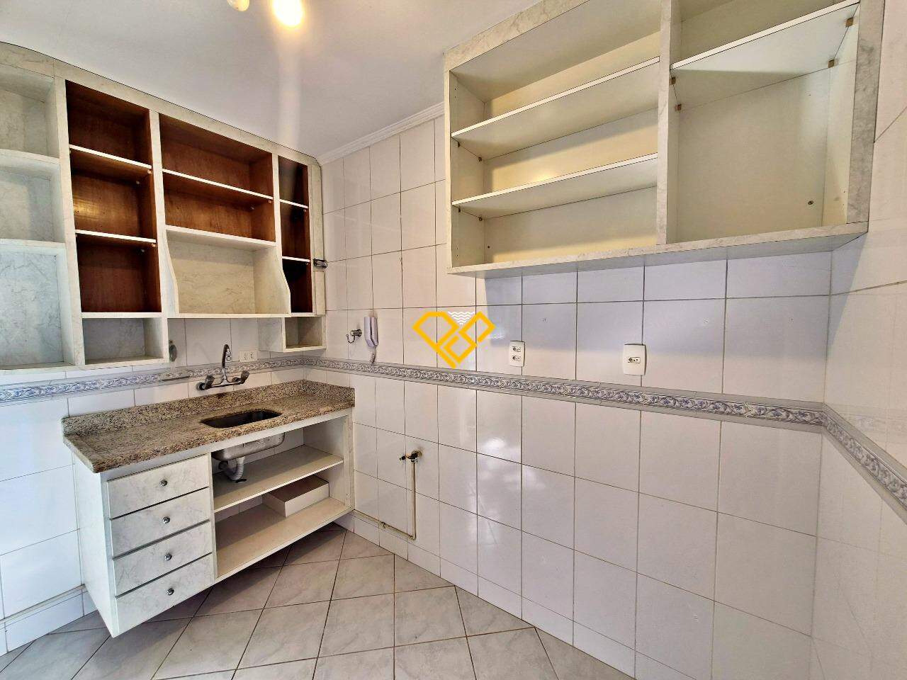 Apartamento para aluguel no Ponta da Praia: Cozinha