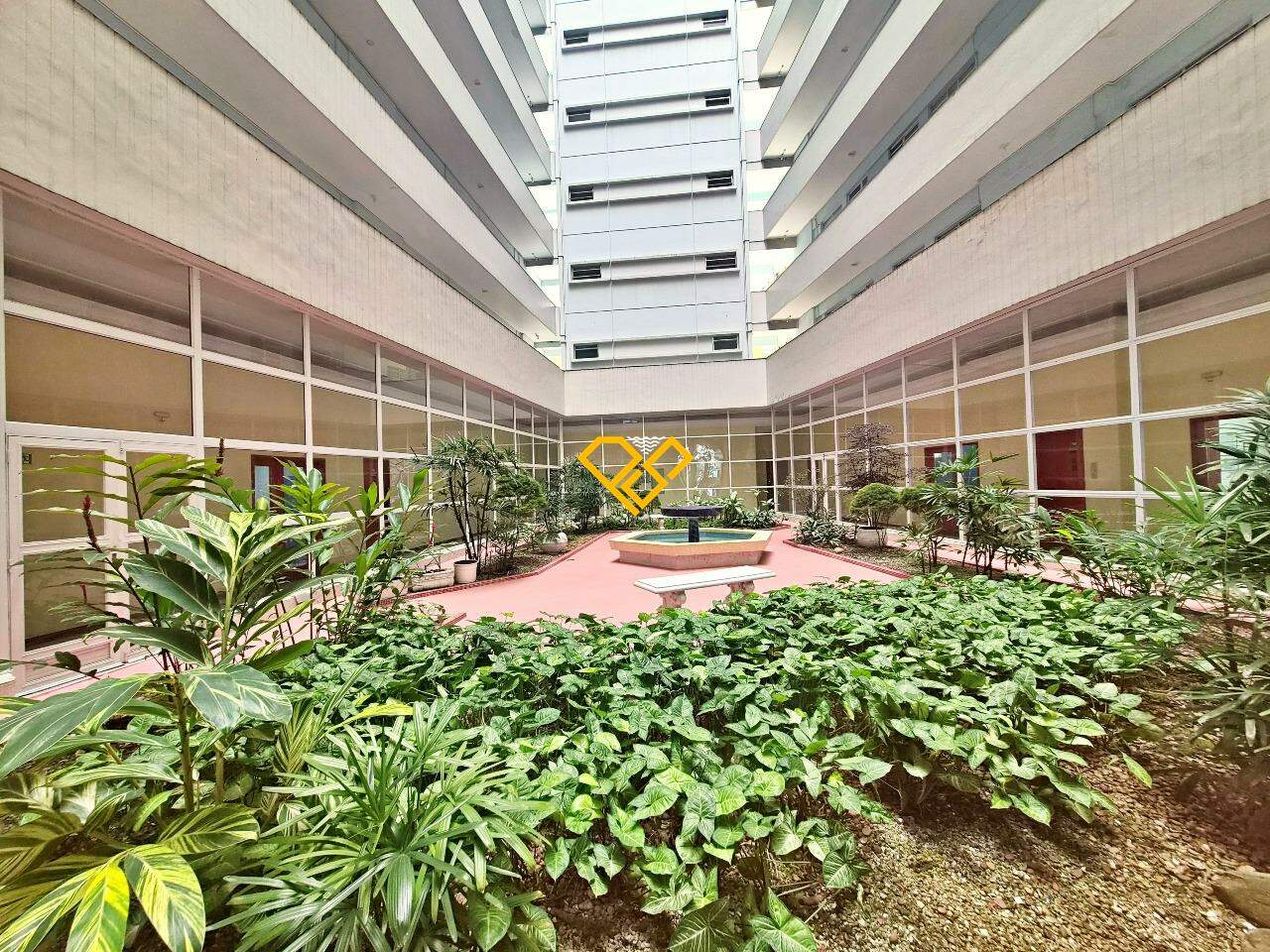 Apartamento para aluguel no Ponta da Praia: Área social do condomínio