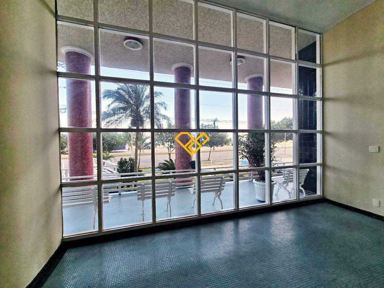 Apartamento para aluguel no Ponta da Praia: Área social do condomínio
