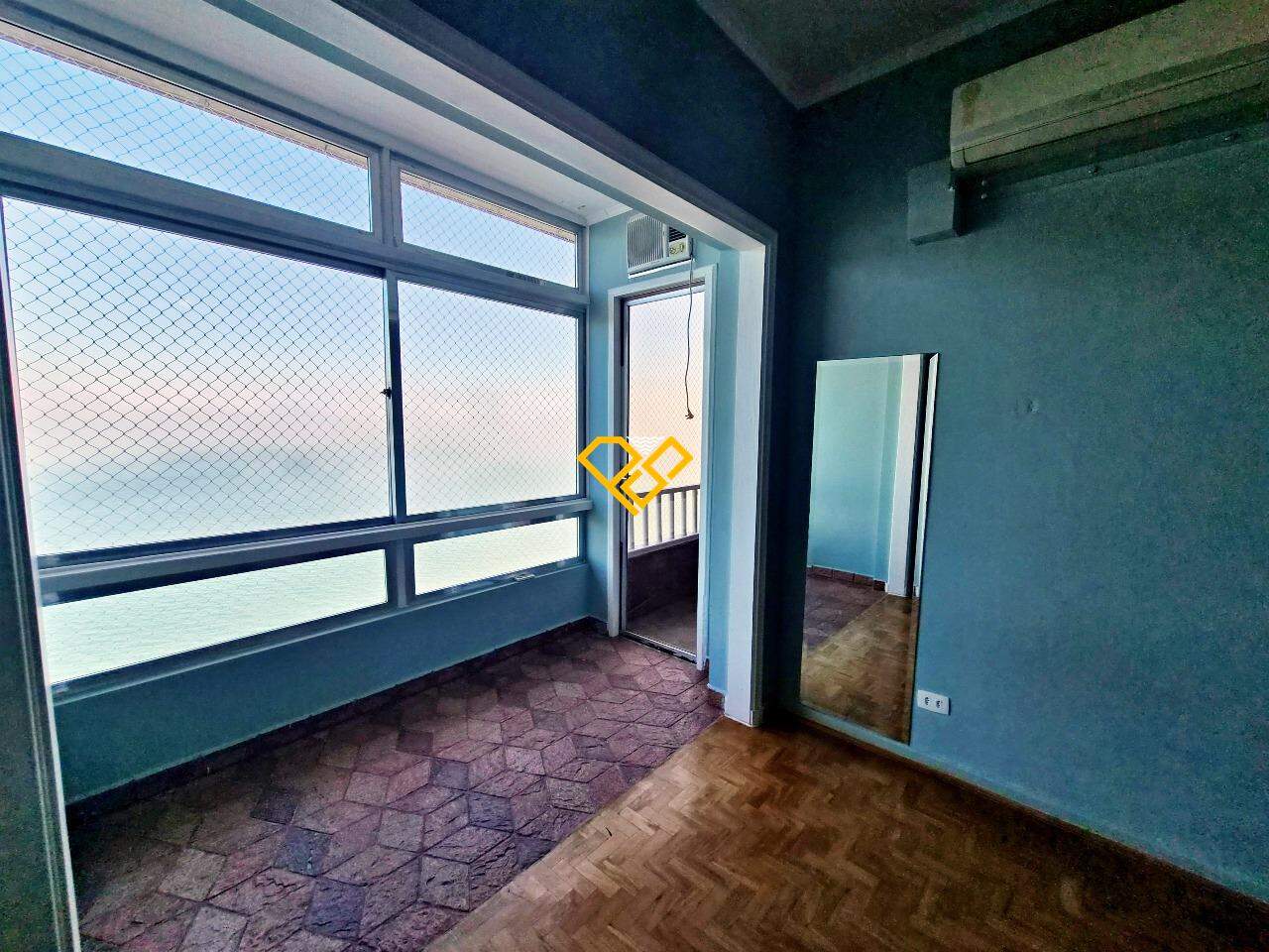 Apartamento para aluguel no Ponta da Praia: Varanda