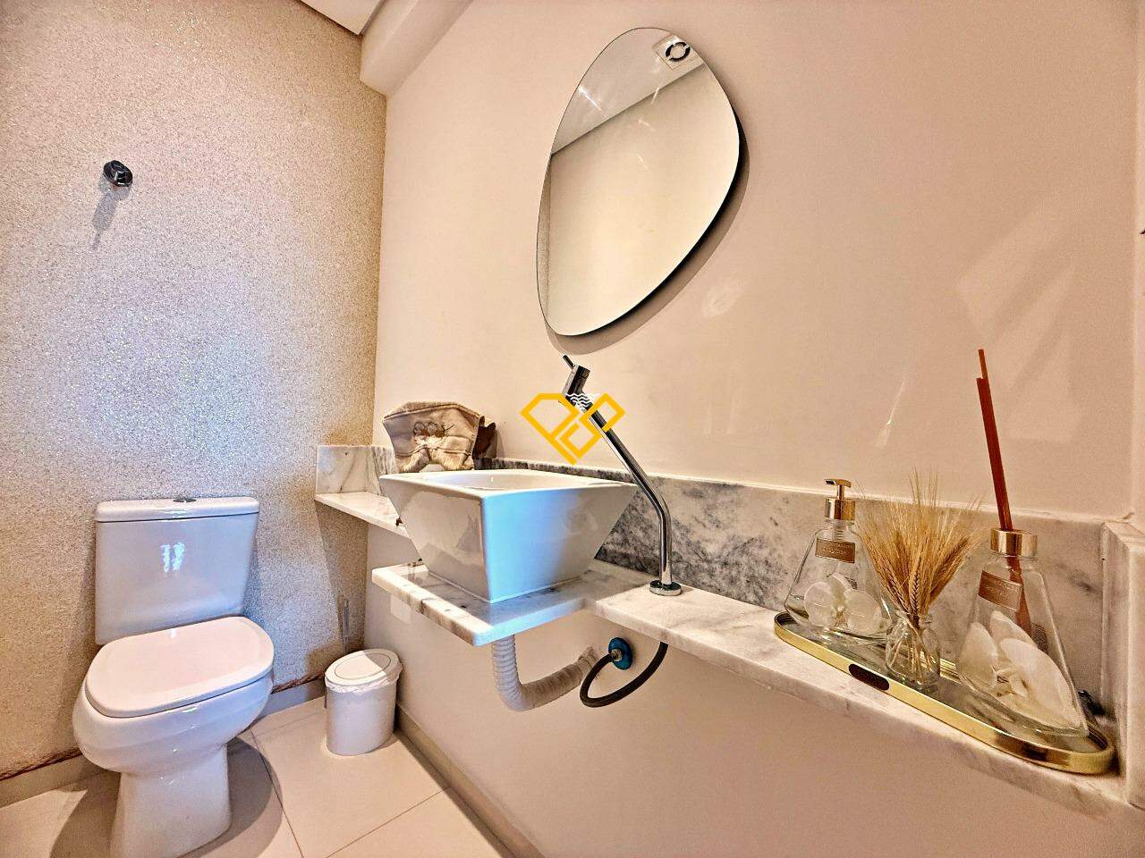Apartamento à venda no Boqueirão: Lavabo
