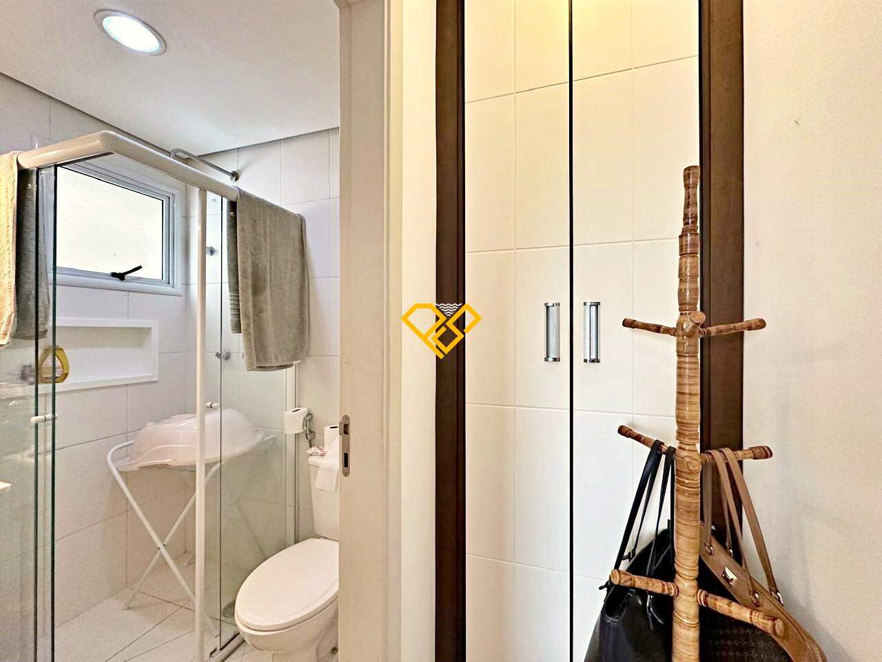 Apartamento à venda no Gonzaga: Wc suíte