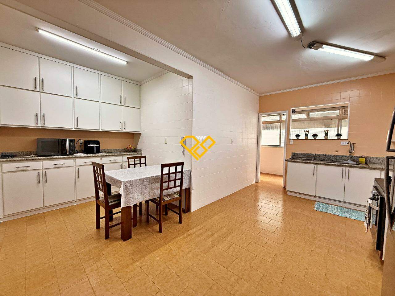 Apartamento à venda no Ponta da Praia: Cozinha