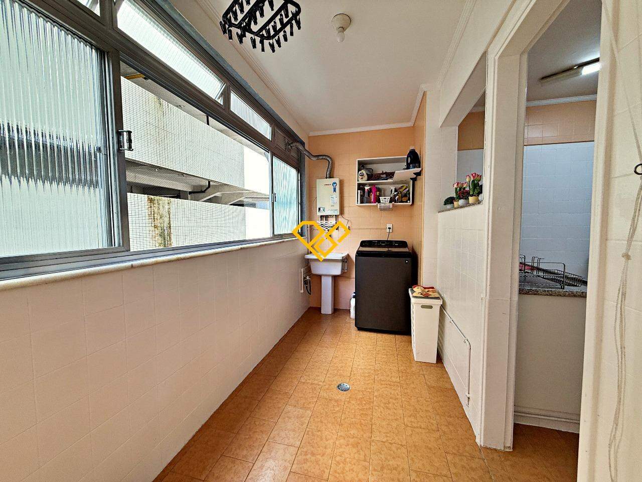 Apartamento à venda no Ponta da Praia: Área de serviço