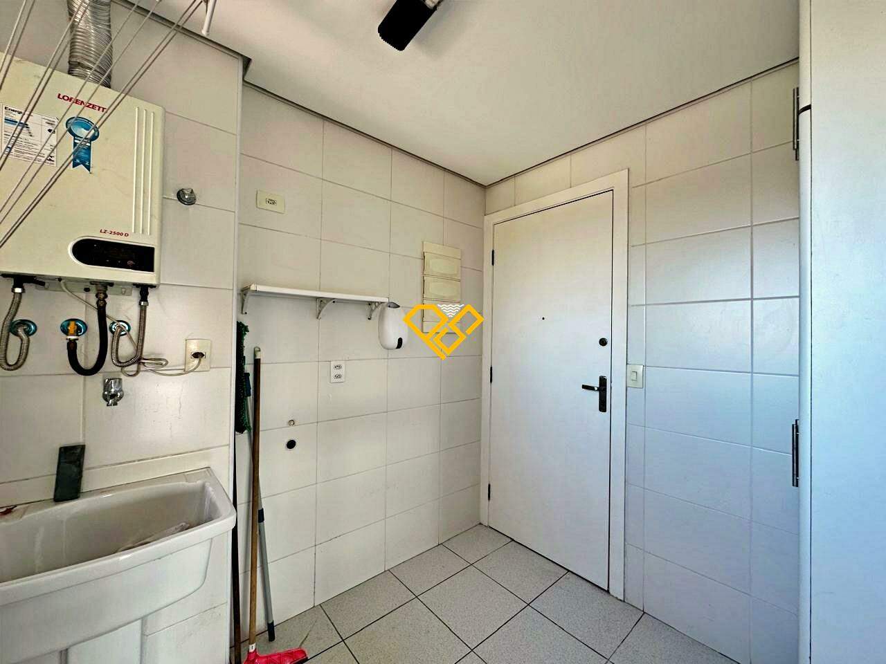 Apartamento à venda no Gonzaga: Área de serviço