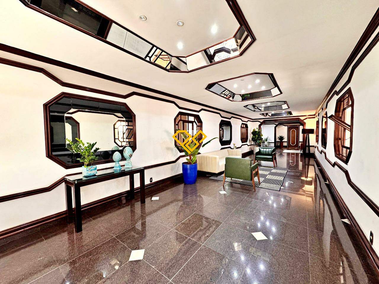 Apartamento à venda no Ponta da Praia: Hall social do condomínio