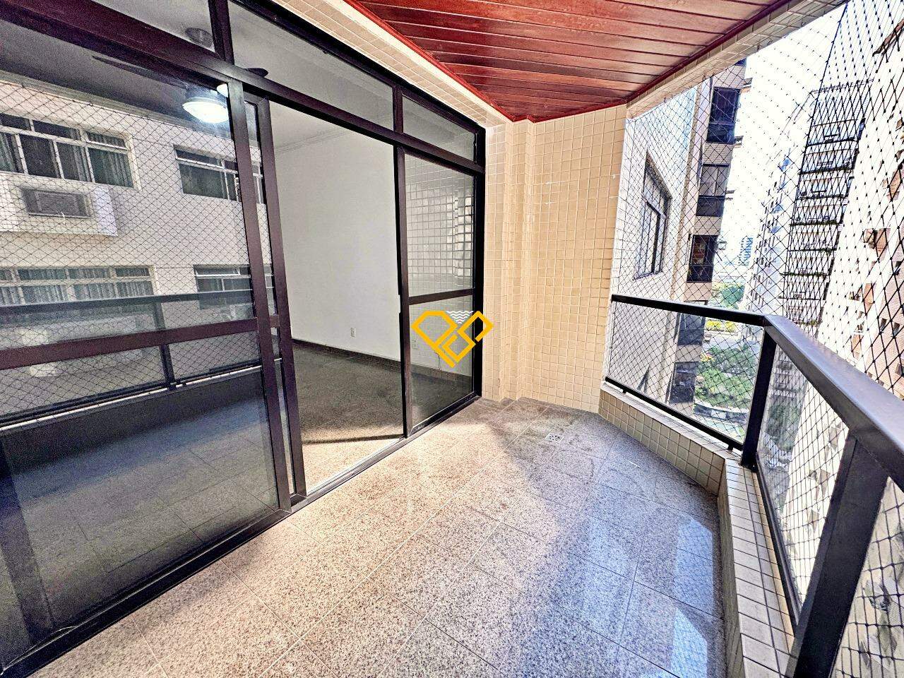 Apartamento à venda no Ponta da Praia: Varanda