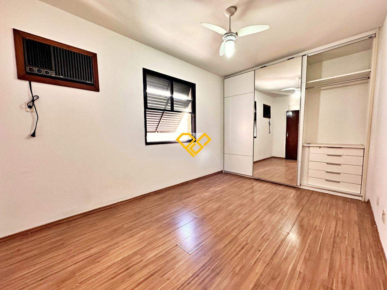 Apartamento à venda no Ponta da Praia: Dormitório 1 - suíte